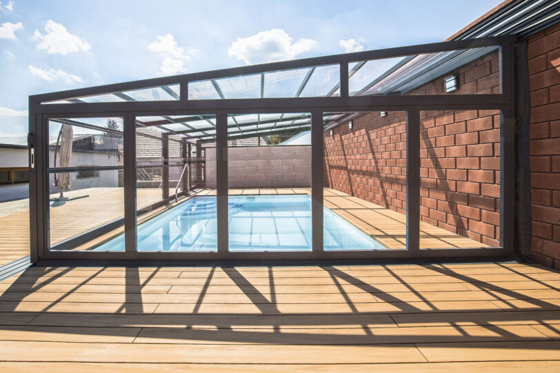 Schwimmbadüberdachung Popp geschlossen